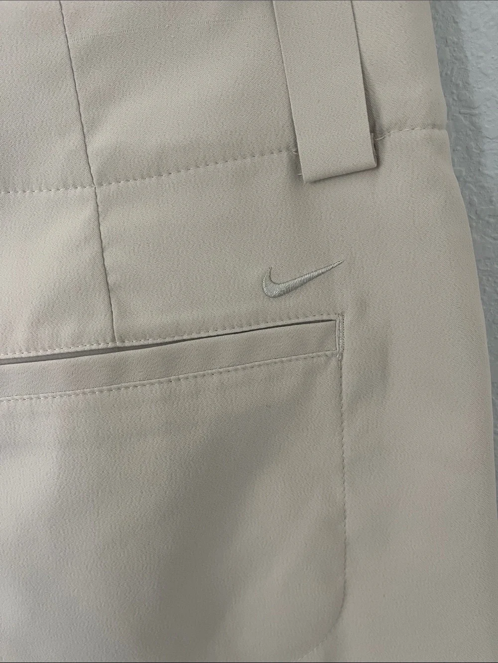 Nike Golf Dri-FIT Beige Golf Skort Women’s Size 8 Athletic Performance (EUC)